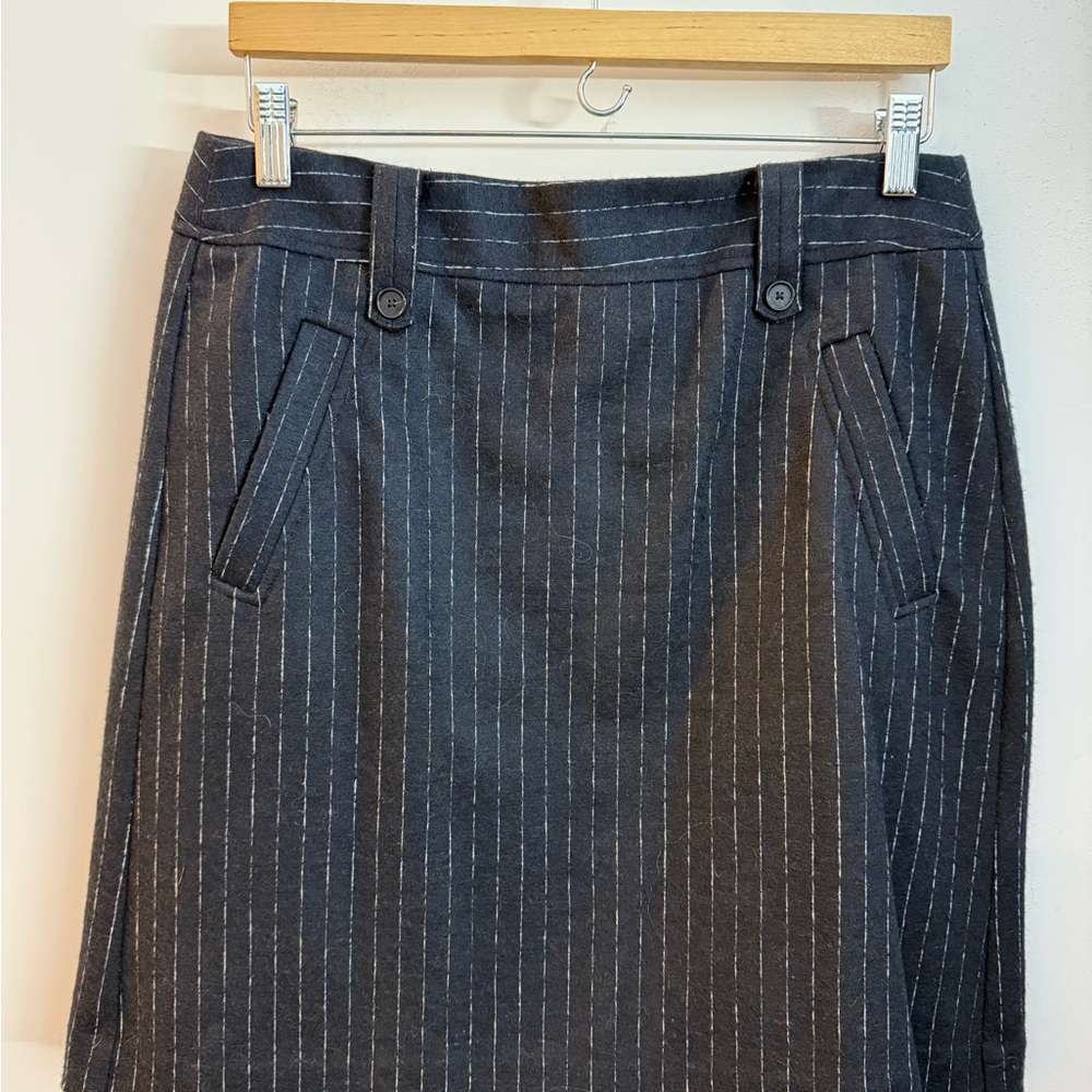 Brand New! Ann Taylor Loft Navy and Gray Pinstripe Pencil Skirt. - Picture 2 of 5